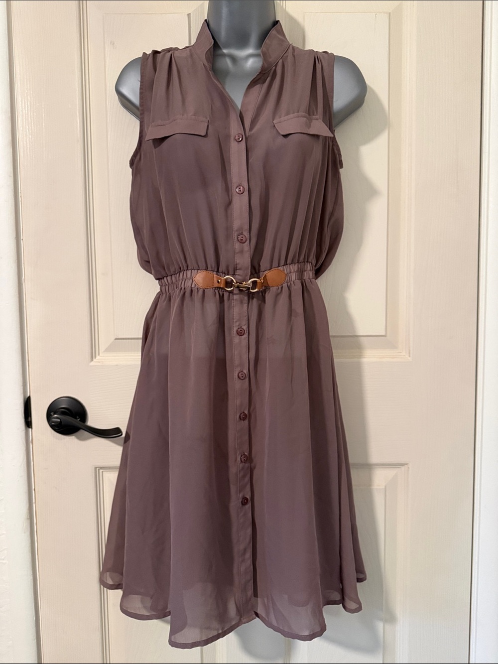Sleeveless Button-Front Midi Dress in Mauve with Decorative Belt